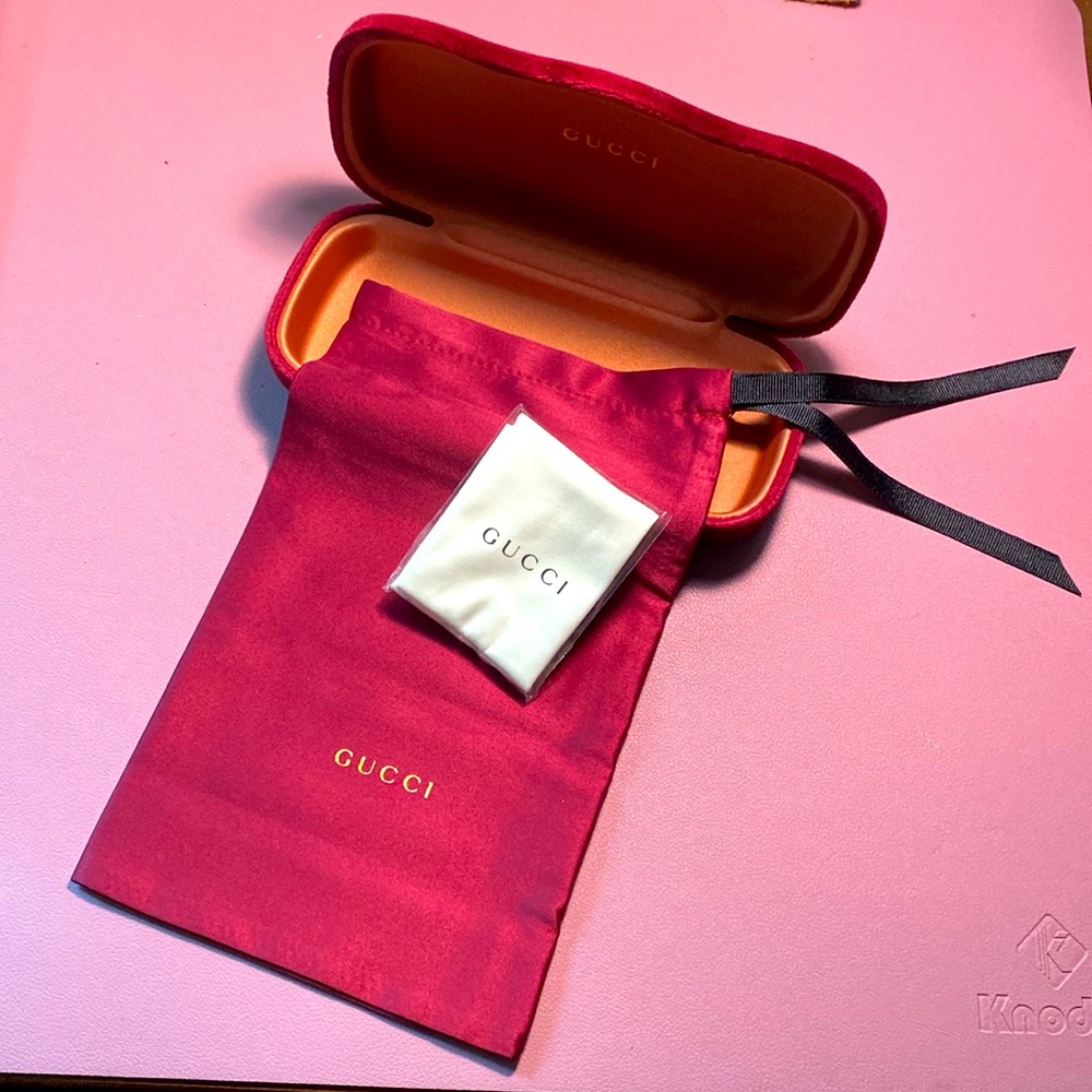 New Authentic Gucci Clamshell Sunglasses/Glasses … - image 2